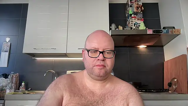 Snapshot of theitalianbear chatting on March 13, 6:58 am theitalianbear online show from March 13, 6:58 am