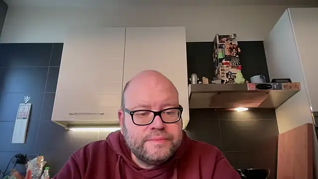 Snapshot of theitalianbear chatting on February 20, 7:23 am theitalianbear online show from February 20, 7:23 am
