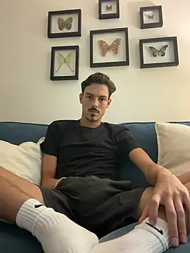 yungn-hung online show from July 31, 4:17 pm