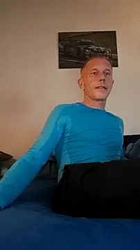 Snapshot of slaveboy2016@xh chatting on December 6, 7:34 pm slaveboy2016xh online show from December 6, 7:34 pm