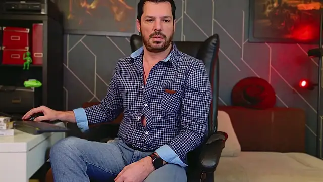Snapshot of ChrisKox chatting on December 18, 9:25 am ChrisKox online show from December 18, 9:25 am