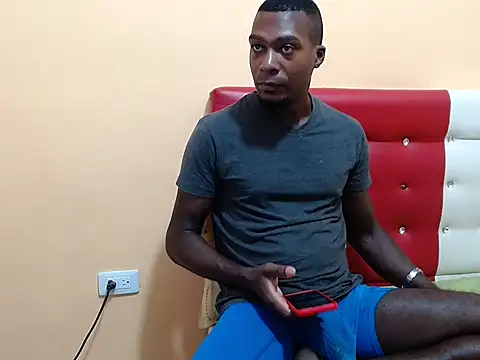 Snapshot of kurtbigcock chatting on December 20, 4:57 pm kurtbigcock online show from December 20, 4:57 pm