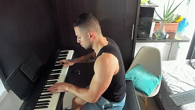 logan smith online show from July 31, 5:01 pm