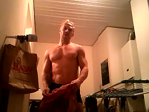 AthleticWomenizer2 online show from November 12, 12:05 am