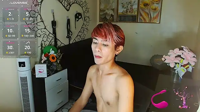 Snapshot of WildestTwink chatting on October 17, 6:23 pm WildestTwink online show from October 17, 6:23 pm