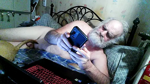 russtee online show from November 30, 4:47 am