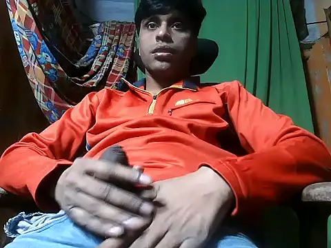 Snapshot of desiboy1101 chatting on December 2, 1:22 pm desiboy1101 online show from December 2, 1:22 pm