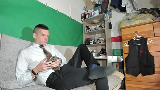 viraglaci18xh online show from November 5, 3:25 pm