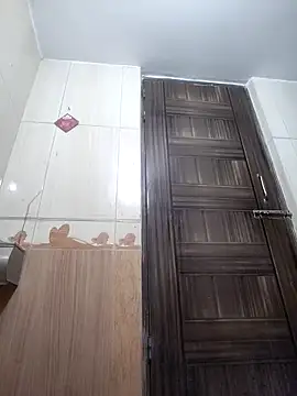 iamkahn 44 online show from February 14, 1:28 pm