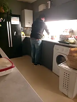 tom sauwer online show from March 21, 9:52 pm