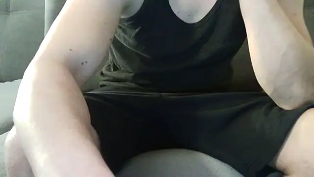 ShyGuyWannaTry online show from October 30, 6:15 am