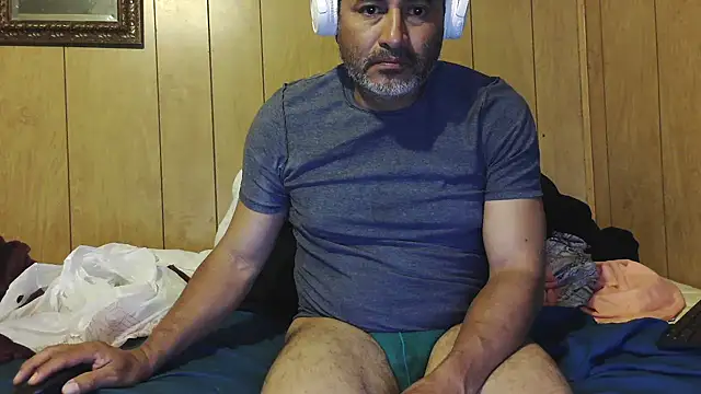 Snapshot of dantehot2020 chatting on October 4, 1:32 am dantehot2020 online show from October 4, 1:32 am