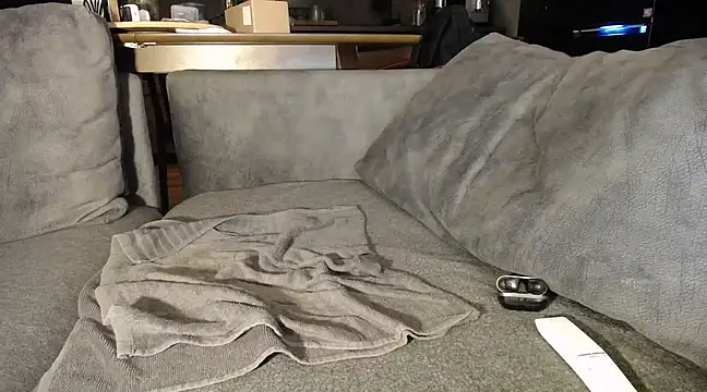 EarlGliter online show from February 24, 5:09 pm