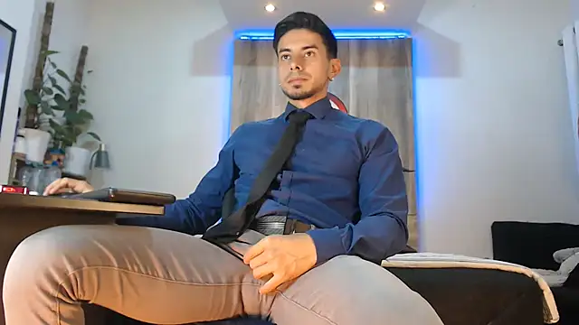 Andrew 4  online show from April 26, 7:28 am