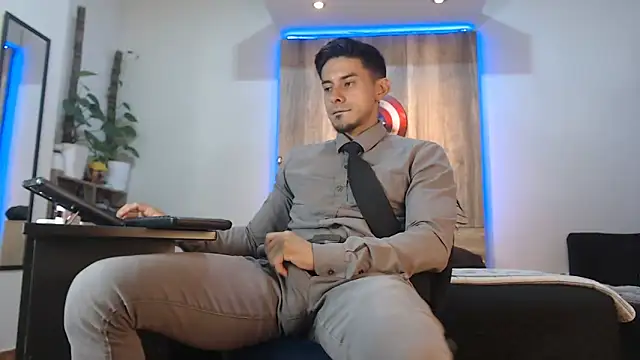 Andrew 4  online show from March 4, 2:40 am