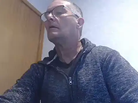Snapshot of bigballnz chatting on January 12, 6:59 pm bigballnz online show from January 12, 6:59 pm
