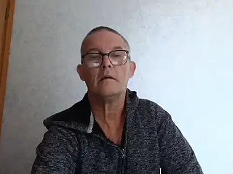 Snapshot of bigballnz chatting on January 13, 8:26 pm bigballnz online show from January 13, 8:26 pm