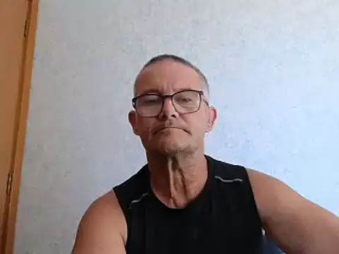 Snapshot of bigballnz chatting on January 13, 5:23 am bigballnz online show from January 13, 5:23 am