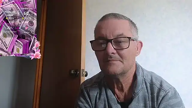 Snapshot of bigballnz chatting on September 24, 9:13 pm bigballnz online show from September 24, 9:13 pm