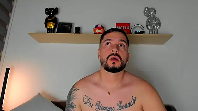 camilo restrepo21 online show from January 27, 12:12 am