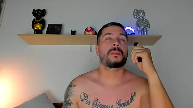 camilo restrepo21 online show from February 9, 1:45 am