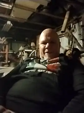 Reddog833 online show from February 16, 10:57 am