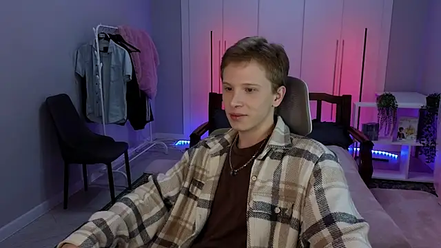 arlekincrop online show from December 4, 3:02 am