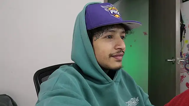 trieone online show from January 8, 3:39 pm