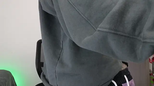 trieone online show from March 6, 4:37 pm