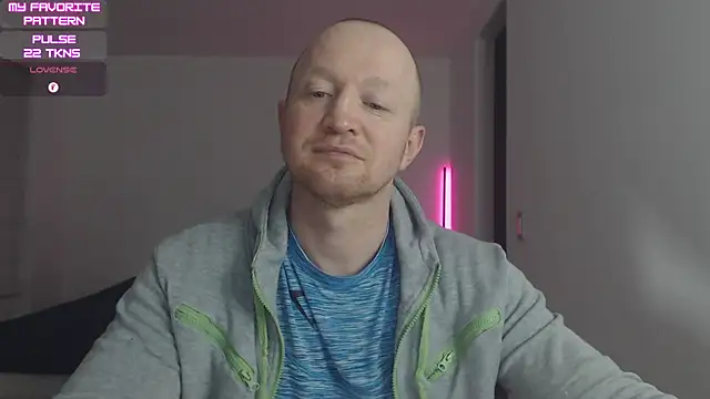 kevintyler69 online show from April 16, 2:44 am