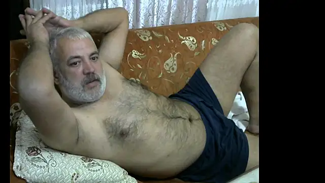 Snapshot of husoizmir chatting on December 4, 8:18 pm husoizmir online show from December 4, 8:18 pm