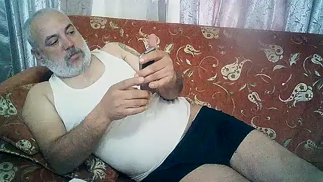Snapshot of husoizmir chatting on March 18, 10:28 am husoizmir online show from March 18, 10:28 am