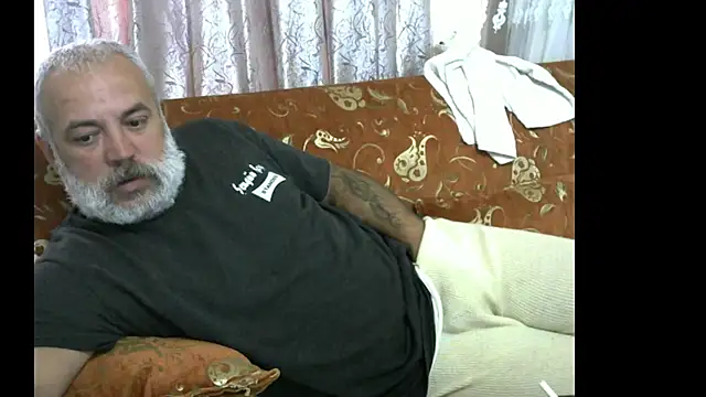 Snapshot of husoizmir chatting on January 24, 2:08 pm husoizmir online show from January 24, 2:08 pm