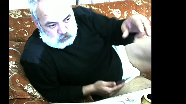 Snapshot of husoizmir chatting on February 6, 4:25 pm husoizmir online show from February 6, 4:25 pm