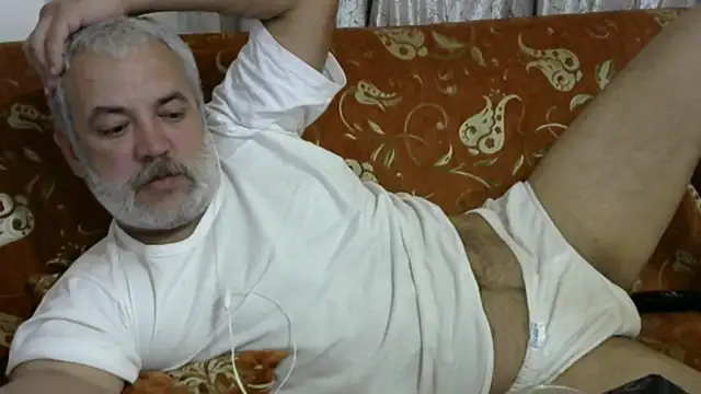 Snapshot of husoizmir chatting on February 20, 6:35 pm husoizmir online show from February 20, 6:35 pm
