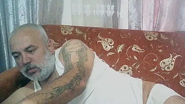 Snapshot of husoizmir chatting on March 15, 8:26 am husoizmir online show from March 15, 8:26 am