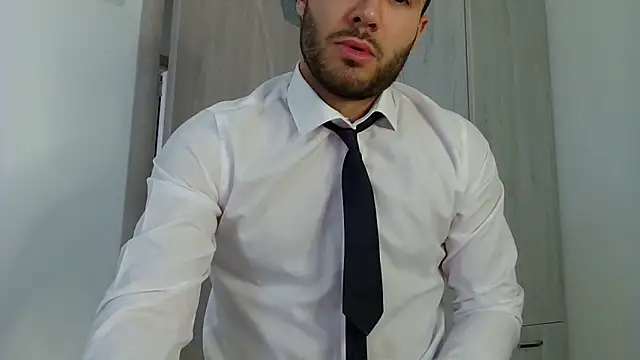 Justynn1 online show from March 18, 6:28 am