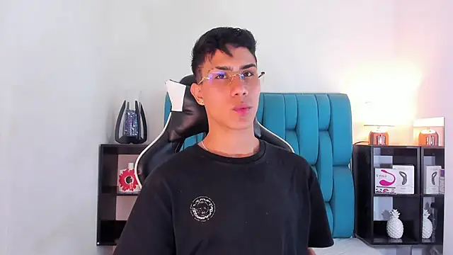 Snapshot of AlanNaughty chatting on February 14, 3:54 am AlanNaughty online show from February 14, 3:54 am