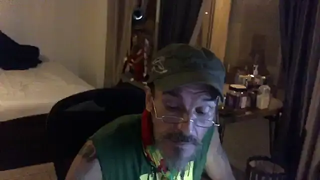 Snapshot of mycock2474u chatting on October 16, 11:51 am mycock2474u online show from October 16, 11:51 am