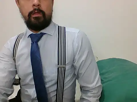 Snapshot of TRIISTAN_KING10 chatting on January 17, 7:31 pm TRIISTAN KING10 online show from January 17, 7:31 pm