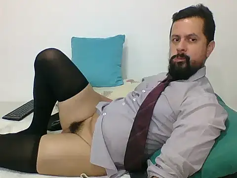 Snapshot of TRIISTAN_KING10 chatting on February 10, 9:04 pm TRIISTAN KING10 online show from February 10, 9:04 pm
