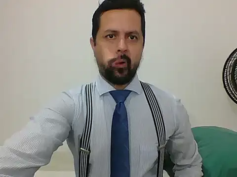 Snapshot of TRIISTAN_KING10 chatting on December 12, 1:28 pm TRIISTAN KING10 online show from December 12, 1:28 pm