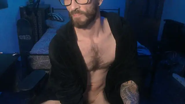 Snapshot of SexxxyLouis chatting on January 24, 6:35 pm SexxxyLouis online show from January 24, 6:35 pm