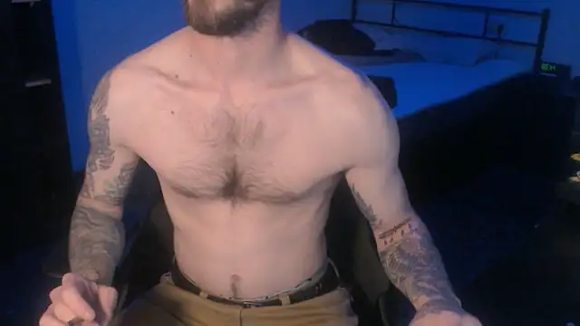 Snapshot of SexxxyLouis chatting on March 5, 1:39 pm SexxxyLouis online show from March 5, 1:39 pm