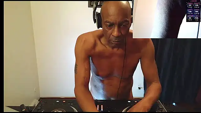 longdick4you8686 online show from February 14, 1:22 am