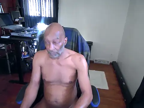 Snapshot of longdick4you8686 chatting on January 27, 2:35 pm longdick4you8686 online show from January 27, 2:35 pm