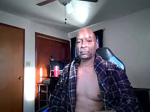 Snapshot of longdick4you8686 chatting on February 25, 1:28 pm longdick4you8686 online show from February 25, 1:28 pm