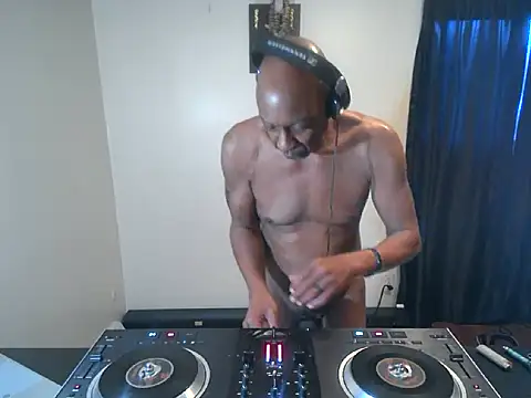 Snapshot of longdick4you8686 chatting on March 21, 11:34 pm longdick4you8686 online show from March 21, 11:34 pm