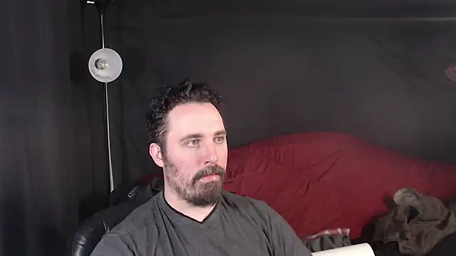 Snapshot of Metalstud chatting on February 21, 11:32 pm Metalstud online show from February 21, 11:32 pm