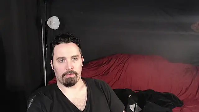 Snapshot of Metalstud chatting on February 3, 10:32 pm Metalstud online show from February 3, 10:32 pm